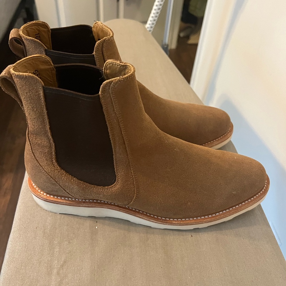 Tecovas “The Luke” suede boot. worn twice. Men’s size 10.5.